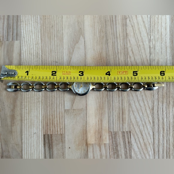Fossil Ladies Watch Two Tone Chain Link Bracelet Round Dial - Picture 11 of 11